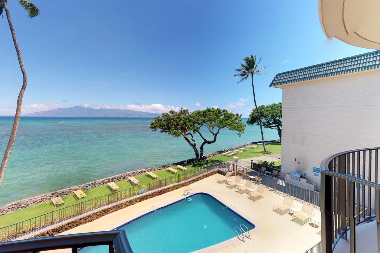 Kahana Reef Oceanfront Condos Экстерьер фото