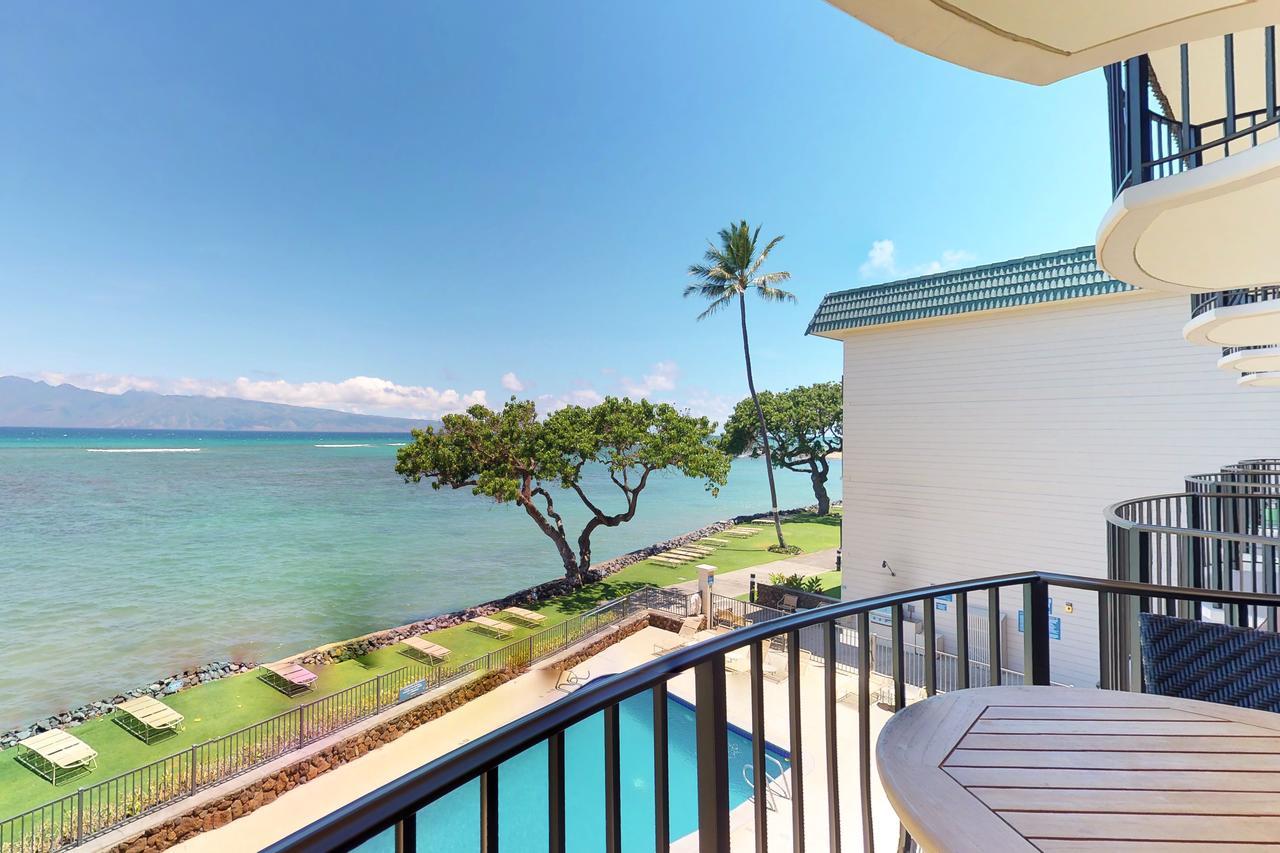 Kahana Reef Oceanfront Condos Экстерьер фото